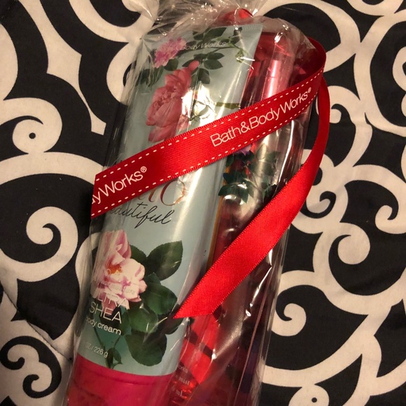 Bath and Body Works Lotion Set - Picture 2 of 2